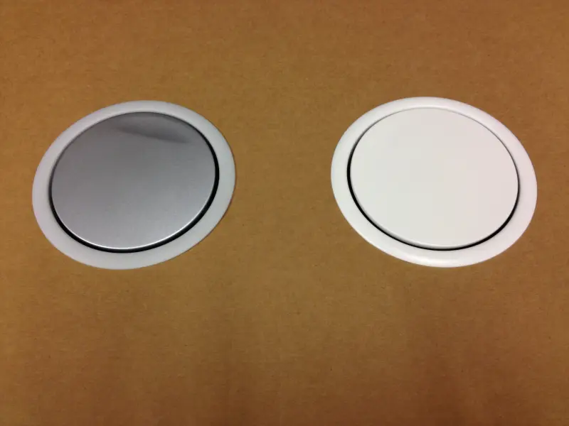 EVOline Port 3 Retractable socket outlet pin earthed white cover