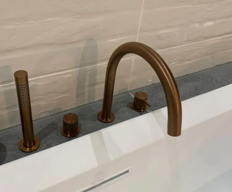 Waterevolution Flow 4-hole Bath Faucet for Bath rim Mounting Full PVD Brushed Copper T138CPE