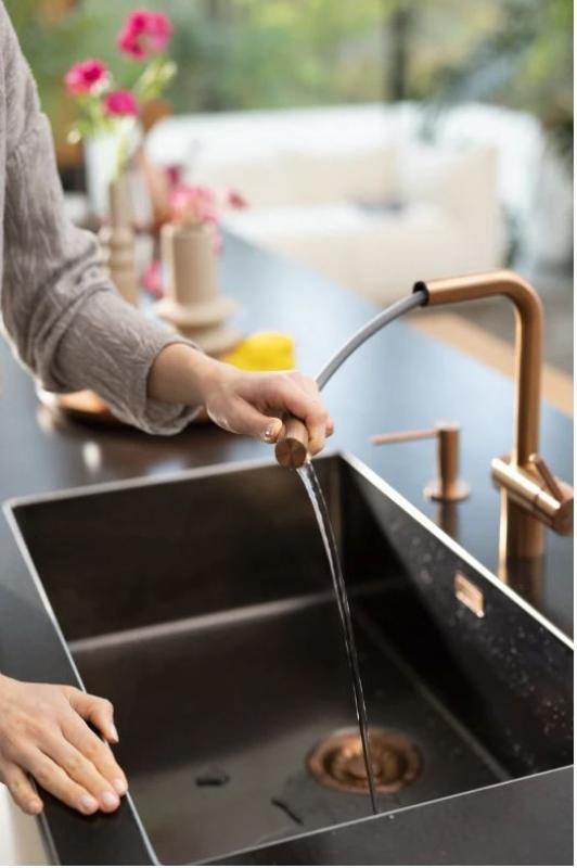 Franke copper Kitchen tap Atlas Neo with extendable spout pvd copper 115.0628.208