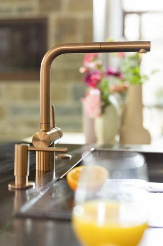 Franke copper Kitchen tap Atlas Neo with extendable spout pvd copper 115.0628.208