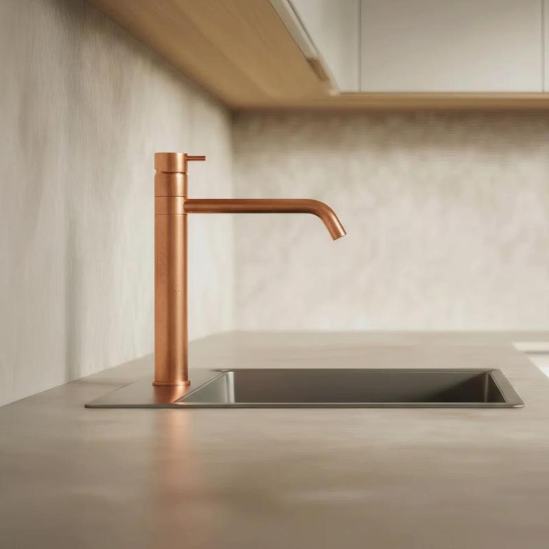Waterevolution Flow kitchen mixer PVD brushed copper T150CPE