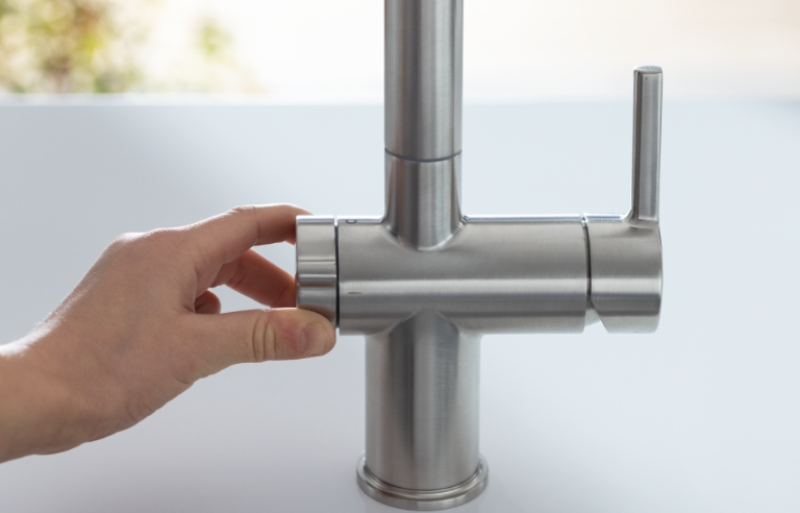 Franke Active Twist Single-Lever Mixer Tap Stainless Steel Look with Pull-Out Spout and Integrated Waste Control 115.0653.505