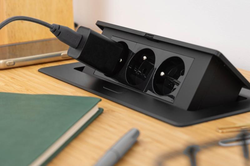 SOFT pull-out power socket