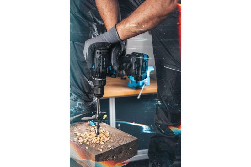 HÖGERT powerful cordless screwdriver 18V for wood and metal