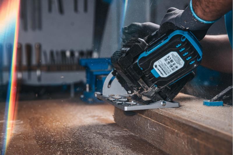 CORDLESS BRUSHLESS CIRCULAR SAW 18V