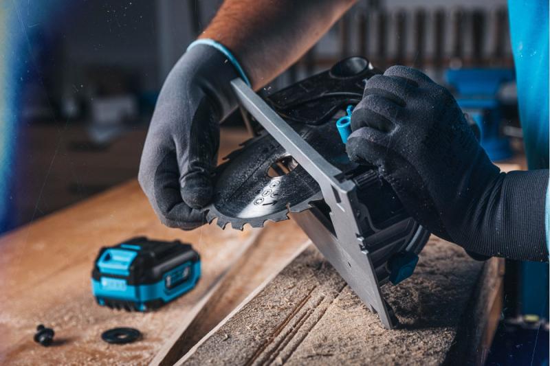 CORDLESS BRUSHLESS CIRCULAR SAW 18V